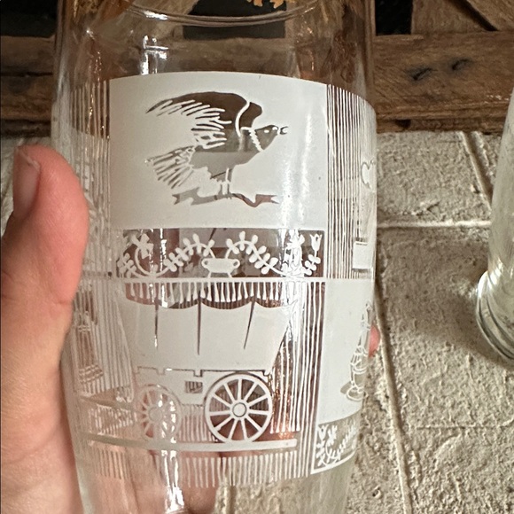 2 Anchor Hocking Americana White Colonial Motifs Golden Eagle Tumblers (49) - Picture 4 of 6